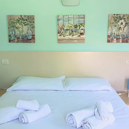 ゲストハウス Edera And